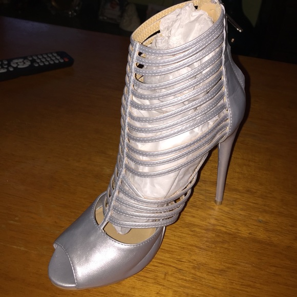 Heels - Picture 2 of 4