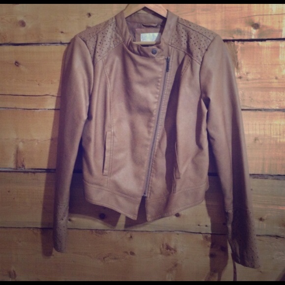 Cute Tan Faux Leather Jacket XL/ fits an L