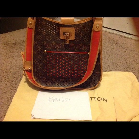 🚫SOLD 💯Auth. Louis Vuitton Musette - Picture 2 of 4