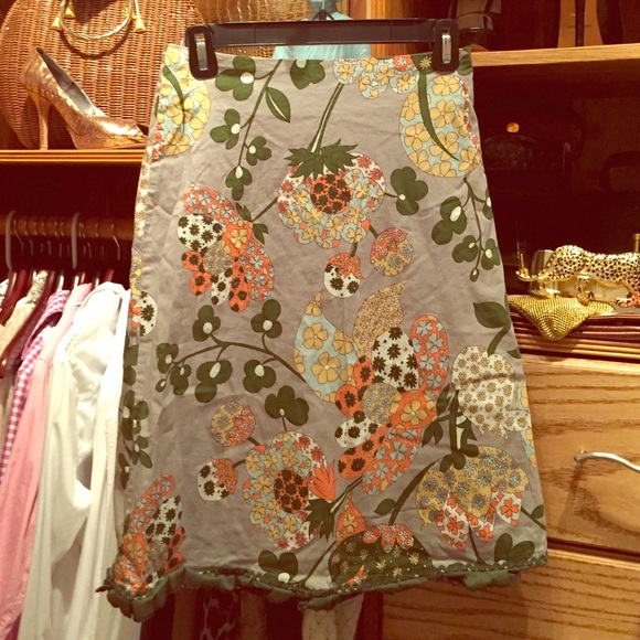 Persaman cotton skirt, lined in vintage fabric.