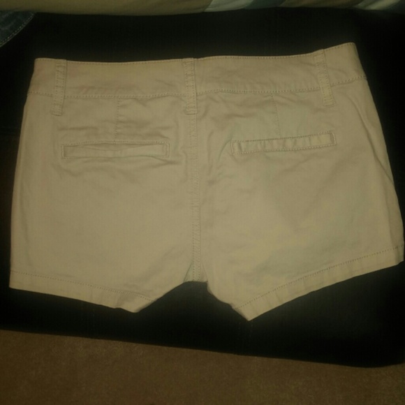 Shorts - Picture 2 of 3