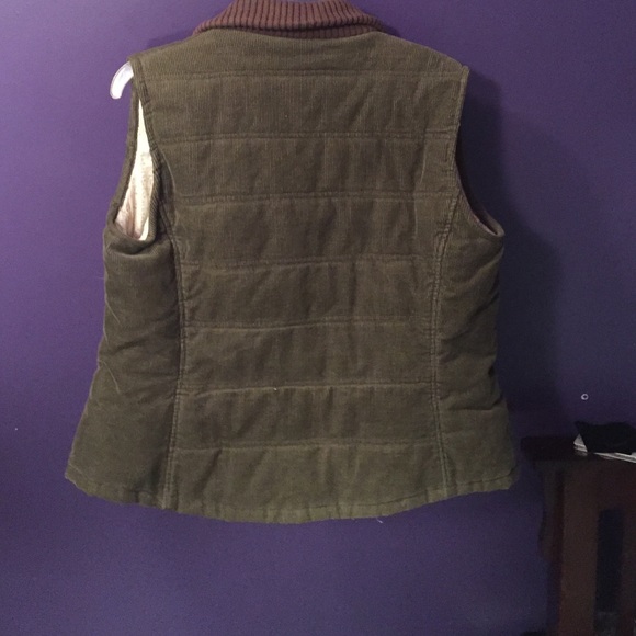 Vest - Picture 3 of 4