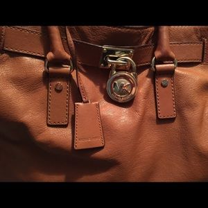 Sale!!! michael Kors Large Hamilton bag