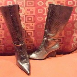 Dark platinum wedge boot