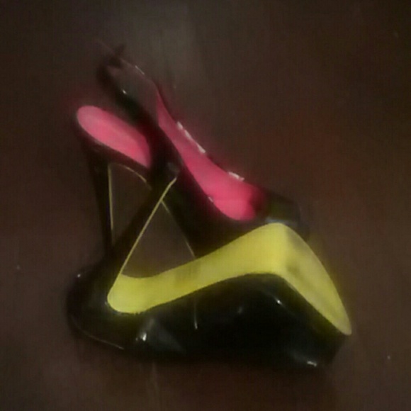 Heels - Picture 3 of 3