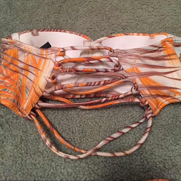 Victoria Secret bikini - Picture 4 of 4