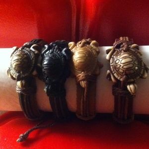 Bracelets turtle four of them