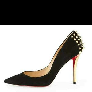 Reduced!!! Authentic Christian Louboutin pumps.