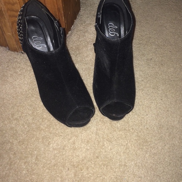 Heals - Picture 2 of 2