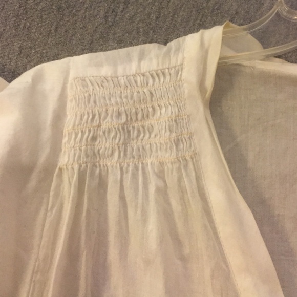 Cute White Blouse - Picture 2 of 4