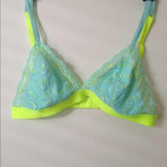 PINK Victoria's Secret Lace bra