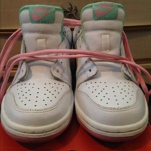 Nike Dunk Low | Kids size 5.5 | Wt/Pink/Mint