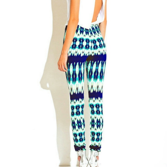 NEW:  Printed Open-Back Jumpsuit - Picture 2 of 4