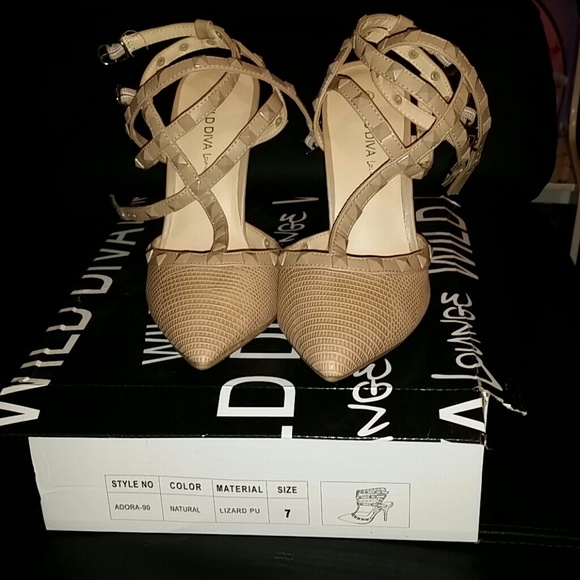 Nude heels Valentino inspired
