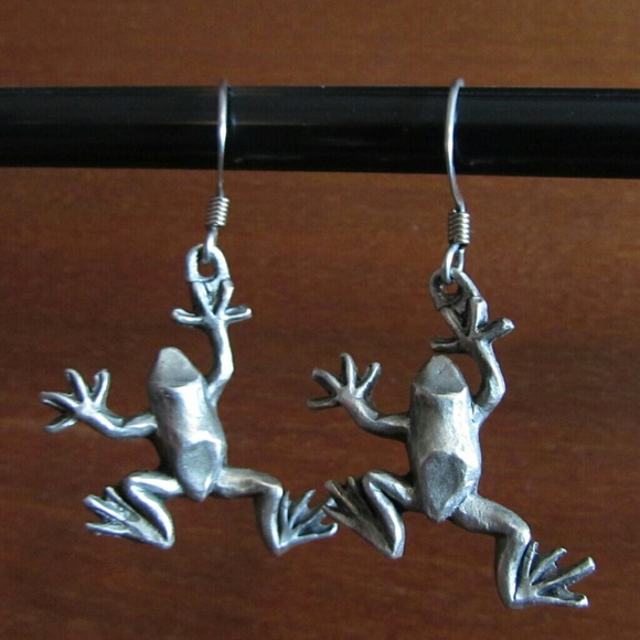 Jewelry - Frog Dangle Earrings 💸OBO💸