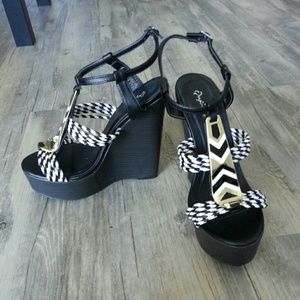 Aztec Print Wedges