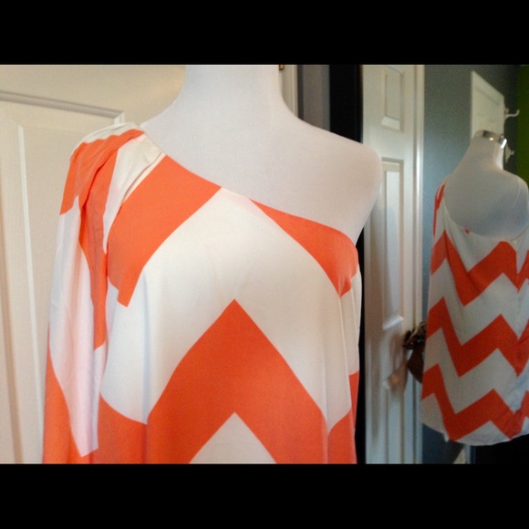 orange & white flowy one-shoulder chevron dress