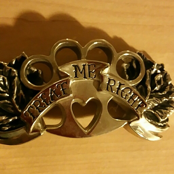 Belt buckle