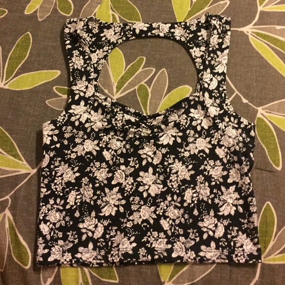 Forever 21 Tops - 💜Crop top