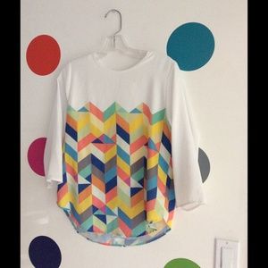 Francesca's Collections vibrant top size small