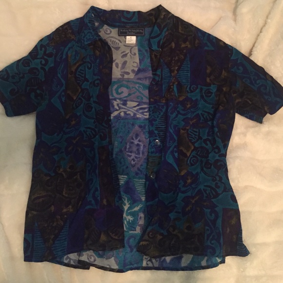 Short sleeve button up