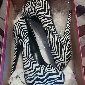 Zebra heel pumps