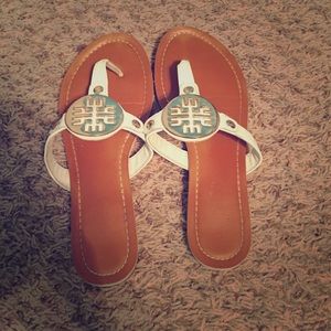 White flip flops.