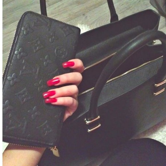 ISO: This Wallet!!!!