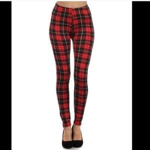 NWT Fleece plaid patterned leggings.