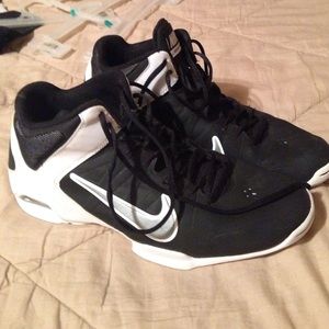 Girls basketball shoes