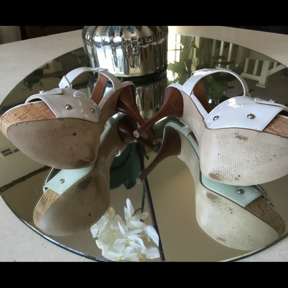 Guess - Picture 4 of 4