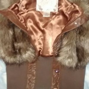 Arden B fur vest