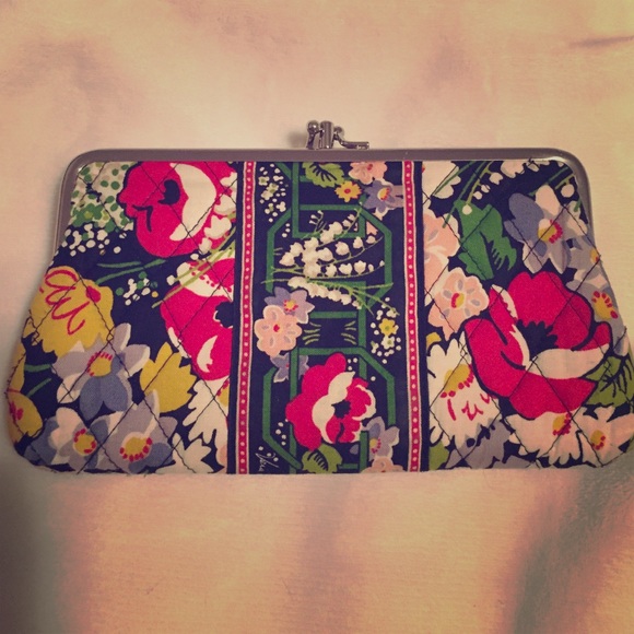 Vera Bradley kisslock wallet in poppy fields