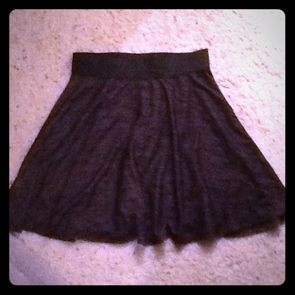 Black flowy short skirt