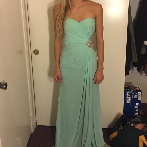 PROM DRESS - Picture 2 of 4