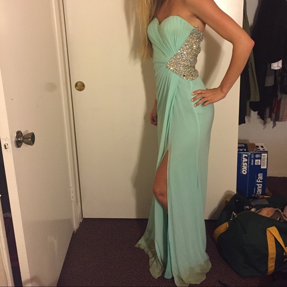 PROM DRESS - Picture 4 of 4