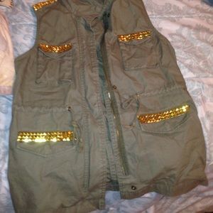 Very cute Army Green Vest!