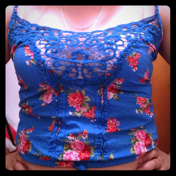 NWOT A&F Blue crop shirt💚💜💙