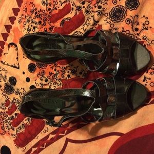 Guess heels