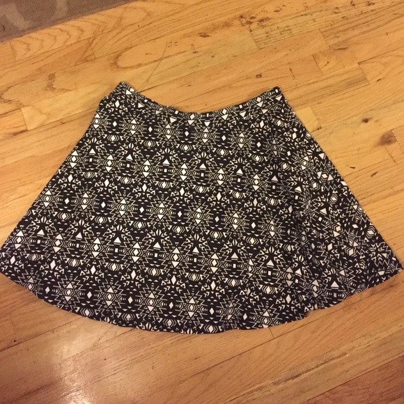 Printed skater skirt size L