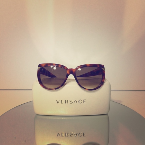🚫SOLD🚫 VINTAGE VERSACE SUNGLASSES