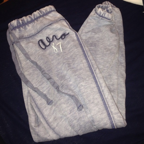 Aero acid washed Capri sweat pants size medium