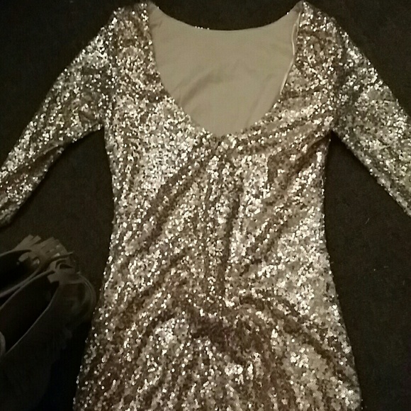 Dress - Picture 2 of 2