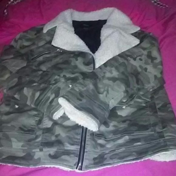 Camouflage fur collard jacket - Picture 1 of 2