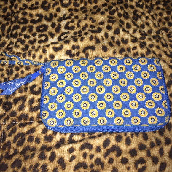 Vera Bradley Zip-around Wallet in Riviera Blue