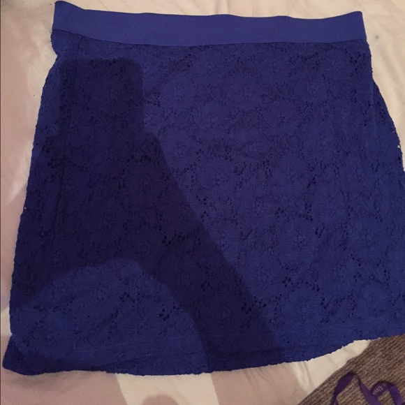 Large pencil skirt. Blue!