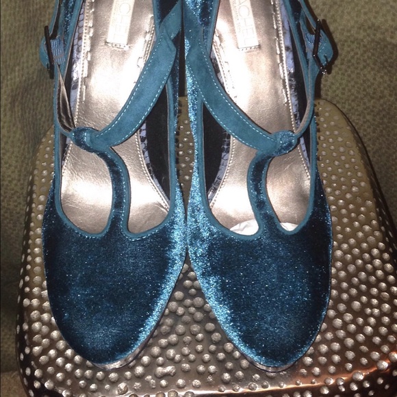 Rachel Roy Kirstyn Teal Velvet Heel sold - Picture 2 of 4
