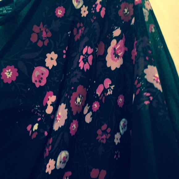 NWOT- Sheer Kimono Flutter Sleeve Floral Dress/Top - Picture 2 of 7