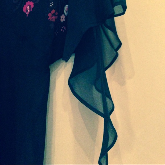 NWOT- Sheer Kimono Flutter Sleeve Floral Dress/Top - Picture 3 of 7