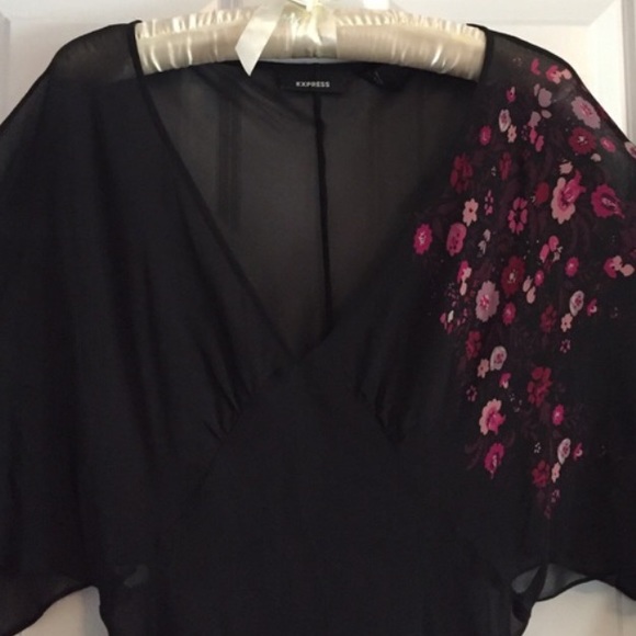 NWOT- Sheer Kimono Flutter Sleeve Floral Dress/Top - Picture 4 of 7